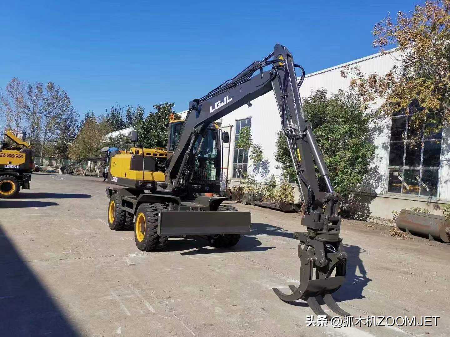 110轮式抓木机参数 看看适合干活的挖掘机