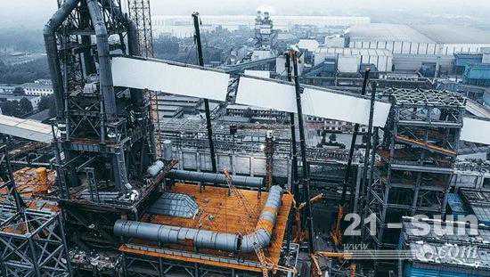 徐工大吨位起重机联吊助力澳森钢铁高炉上料通廊建设