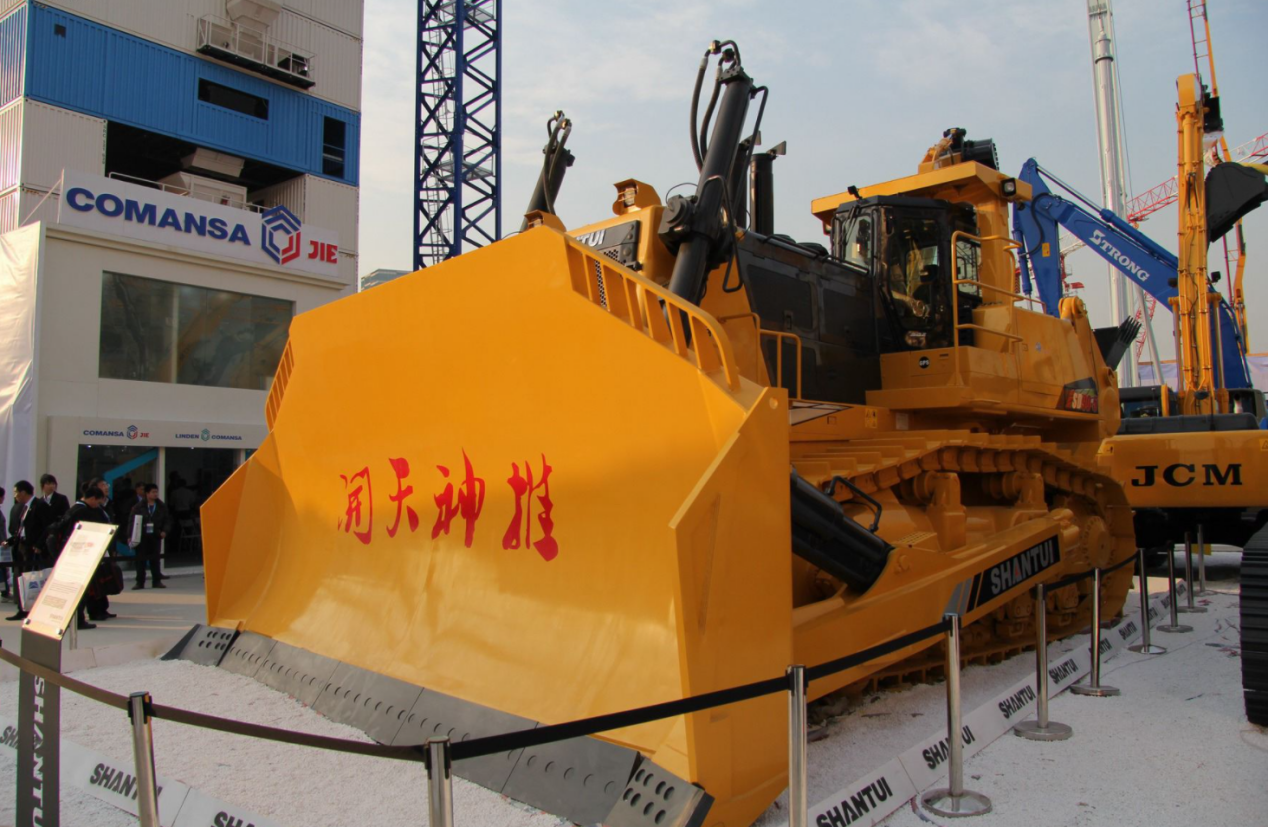 中国重工又获新突破，造出最大马力推土机，智能遥控厉害了
