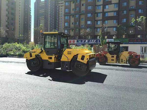 “一机在手，天下我有”——路面机械施工的最佳拍档