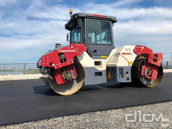 戴纳派克CC6200压路机荣登2019工程机械年度产品TOP50榜单