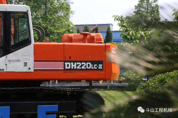 斗山：DX220LC-9C 挖掘机——二十年后，更是一条硬汉
