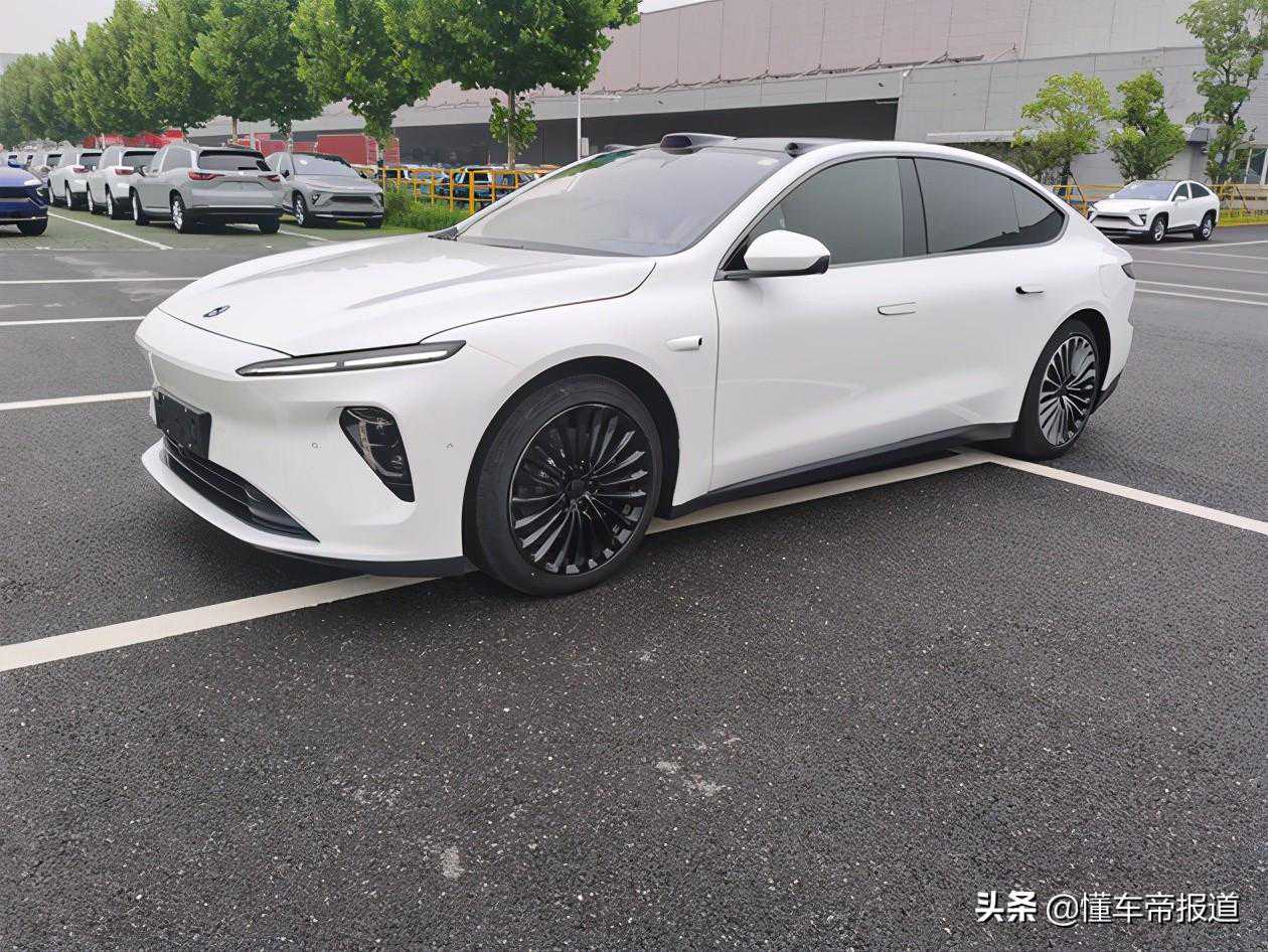 新车丨撞脸EC6？蔚来ET7试制车实车曝光：尾部更短，整体更厚重