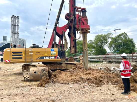 中铁四局承建的陶溪川跨境电商促进中心项目正式动工